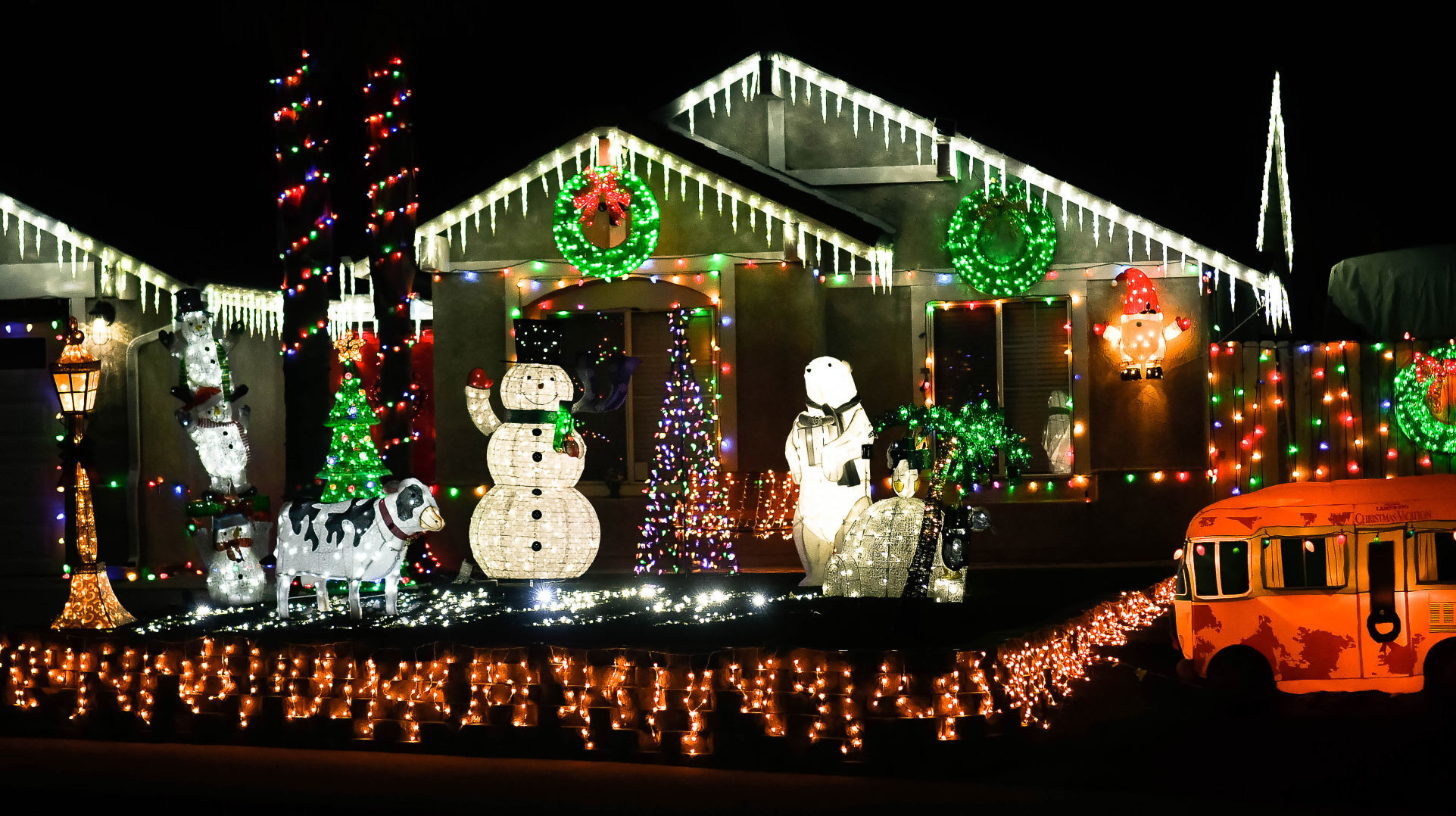 2021 Lompoc Decoration 1100 Archer St 02.JPG